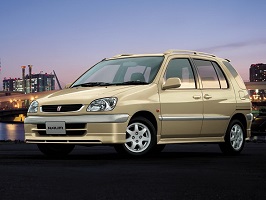 toyota-raum-1-1997-2003.jpg